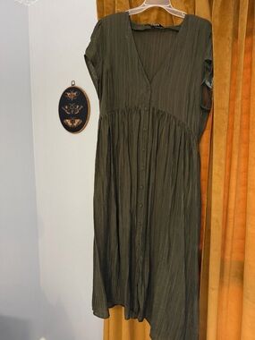 Disturbia Infinity Button Up Midaxi Dress - Olive Green